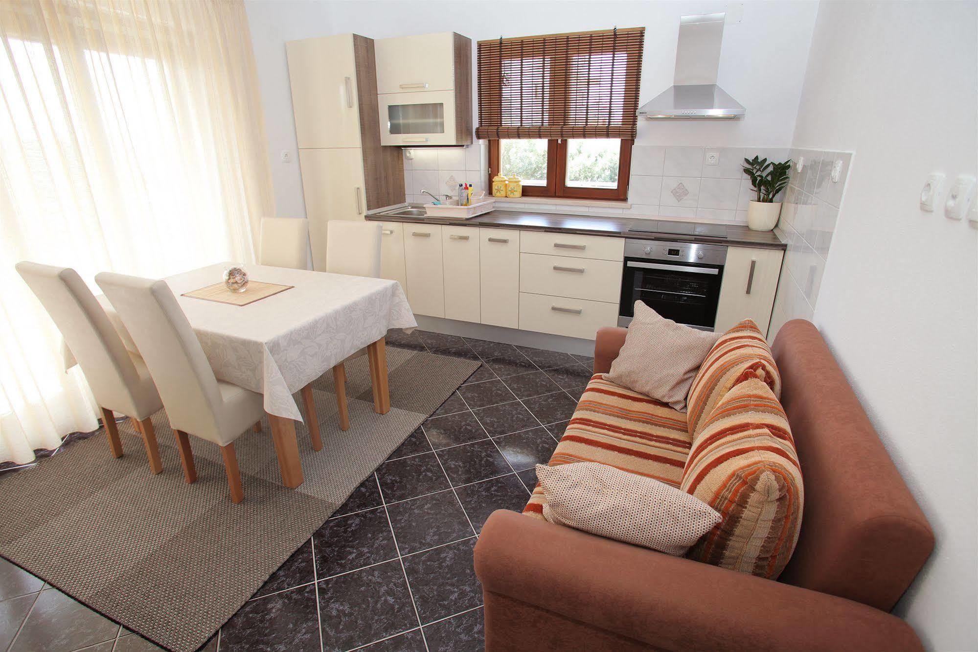 Apartments Hrabar Trogir Extérieur photo