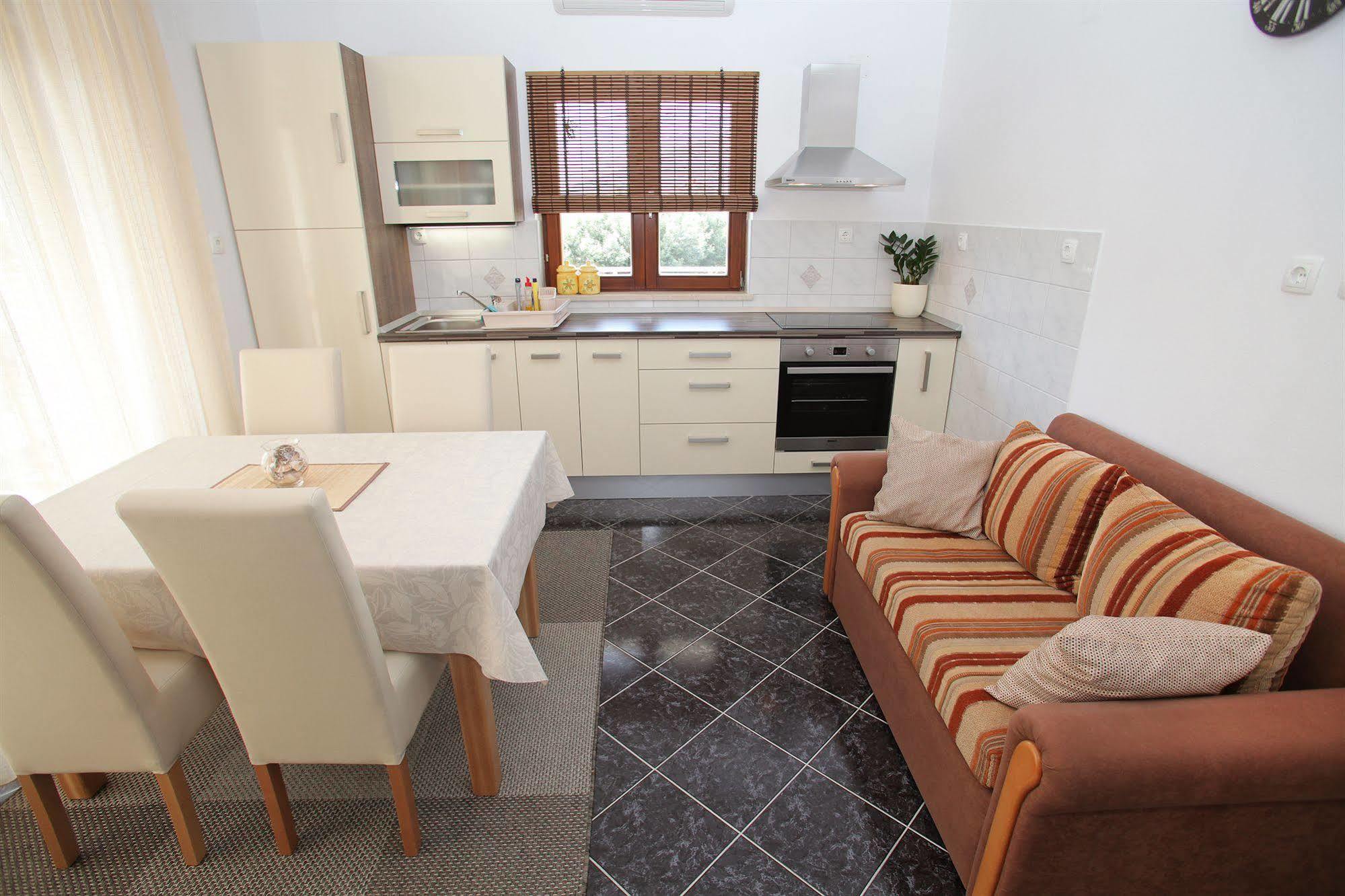 Apartments Hrabar Trogir Extérieur photo