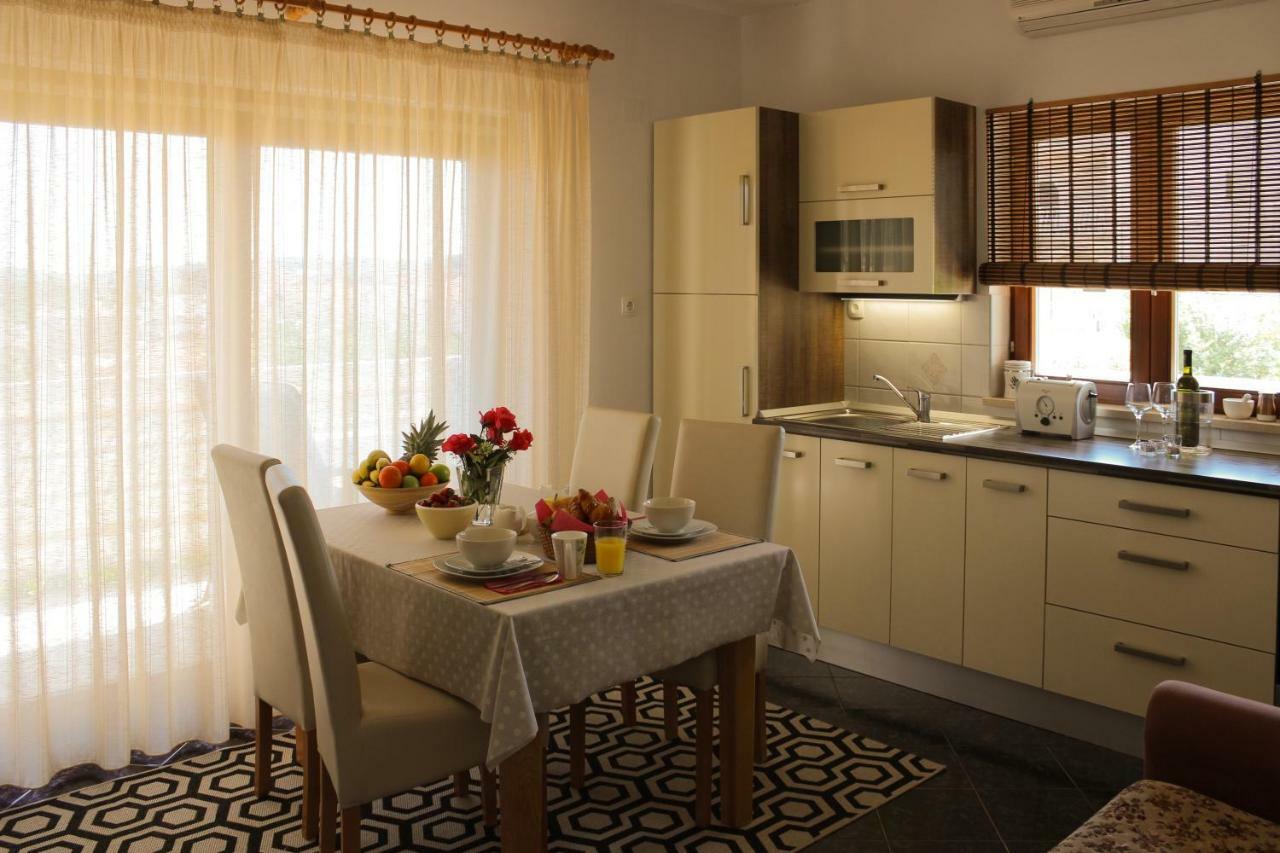 Apartments Hrabar Trogir Extérieur photo