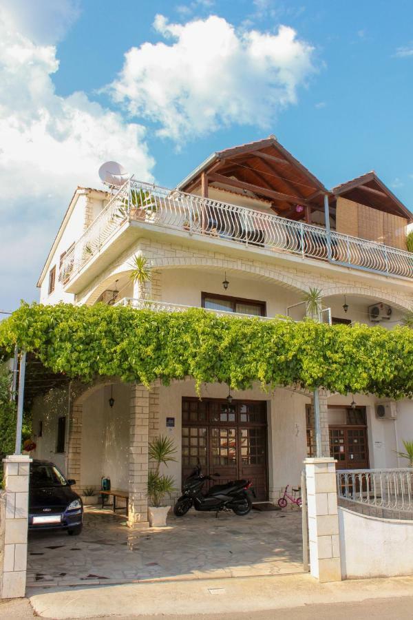 Apartments Hrabar Trogir Extérieur photo