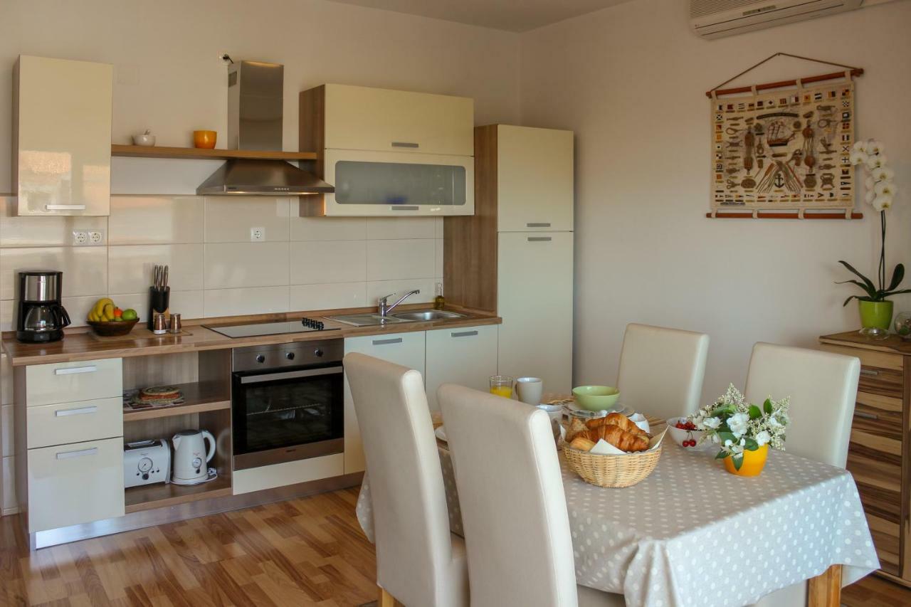 Apartments Hrabar Trogir Extérieur photo