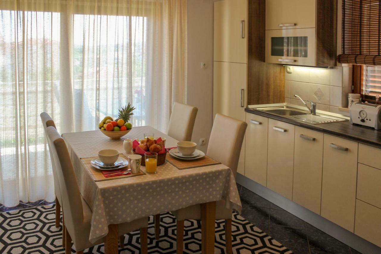 Apartments Hrabar Trogir Extérieur photo